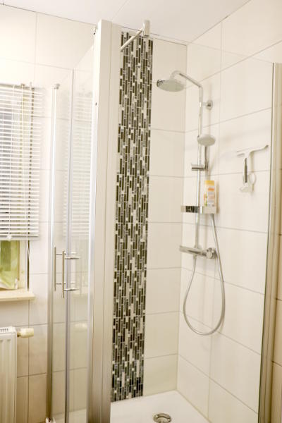 2020 renoviertes Bad im Schwedenhaus: Dusche